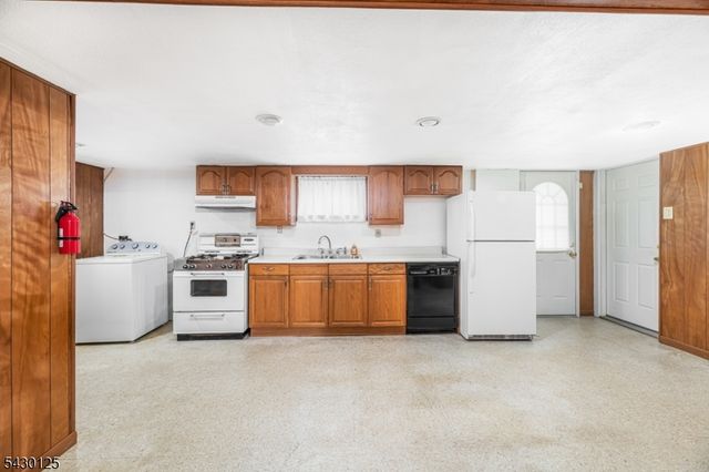 225 Linden Rd, Wayne Twp., NJ 07470