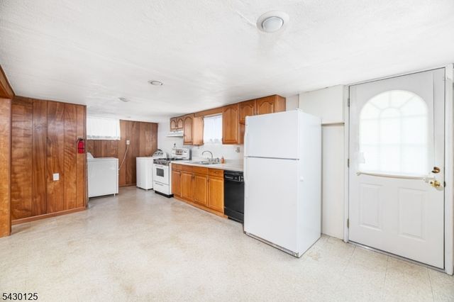 225 Linden Rd, Wayne Twp., NJ 07470