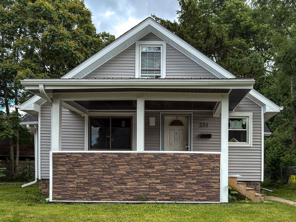 231 Oakwood Avenue, Rockford, IL 61101