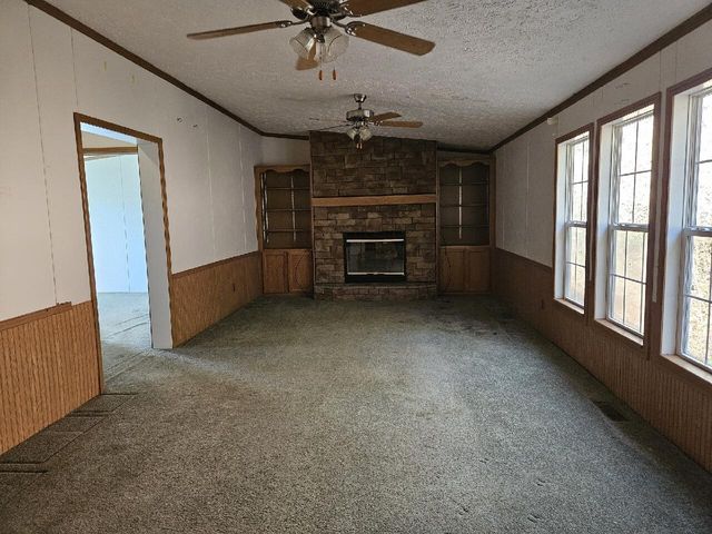 222 Cove Mountain LN, Buchanan, VA 24066