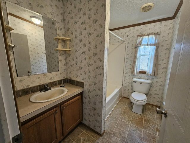 222 Cove Mountain LN, Buchanan, VA 24066