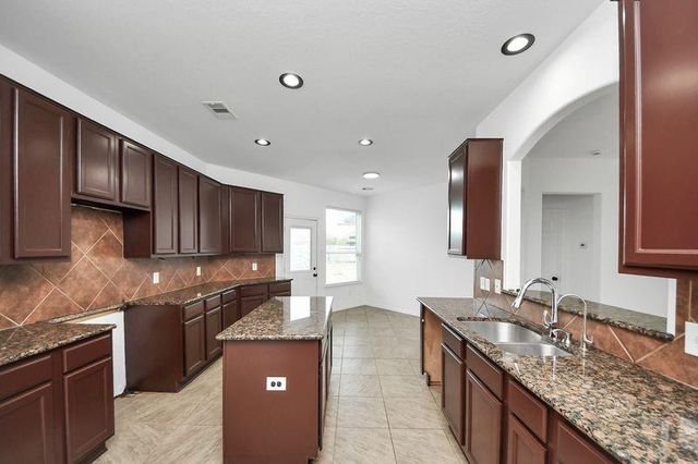 5419 Peppermint Lane, Baytown, TX 77521