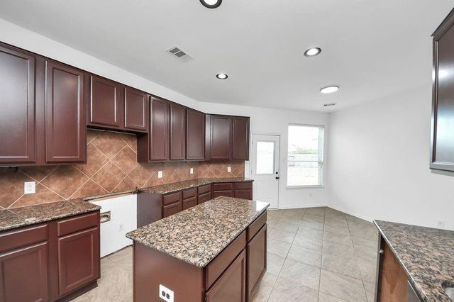 5419 Peppermint Lane, Baytown, TX 77521
