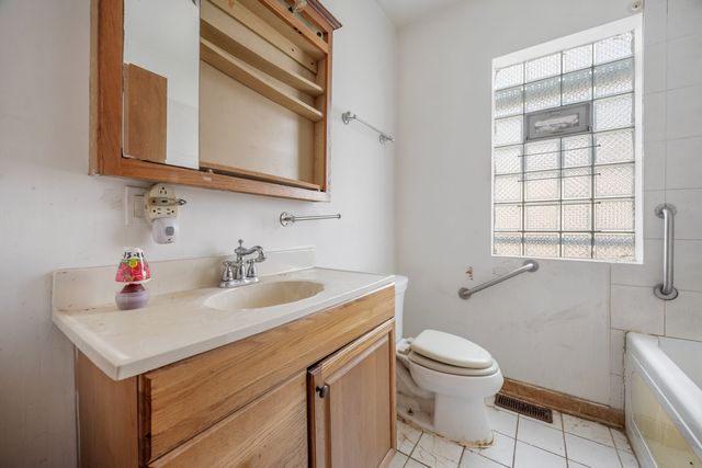 7927 S Ridgeland Avenue, Chicago, IL 60617