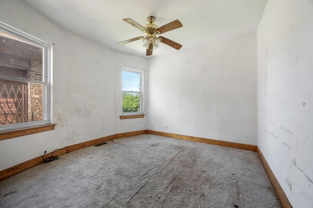 7927 S Ridgeland Avenue, Chicago, IL 60617