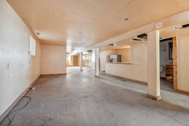 7927 S Ridgeland Avenue, Chicago, IL 60617