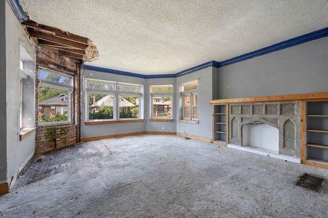 7927 S Ridgeland Avenue, Chicago, IL 60617