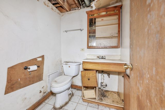 7927 S Ridgeland Avenue, Chicago, IL 60617