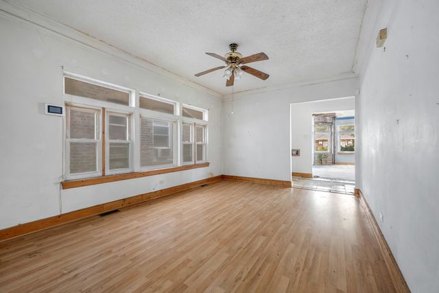 7927 S Ridgeland Avenue, Chicago, IL 60617