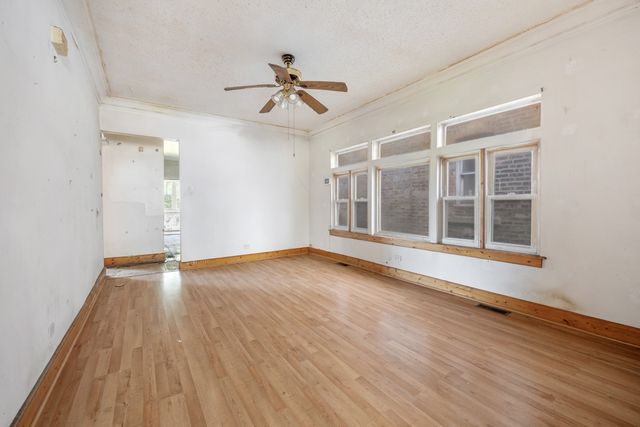 7927 S Ridgeland Avenue, Chicago, IL 60617