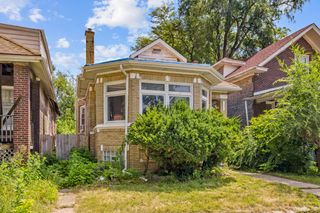 7927 S Ridgeland Avenue, Chicago, IL 60617