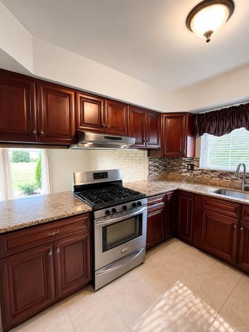 27344 Michele Street, Dearborn Heights, MI 48127
