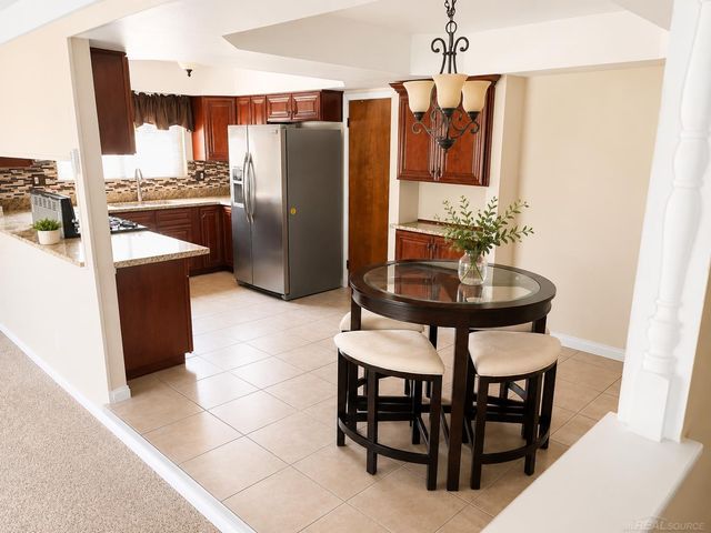 27344 Michele Street, Dearborn Heights, MI 48127