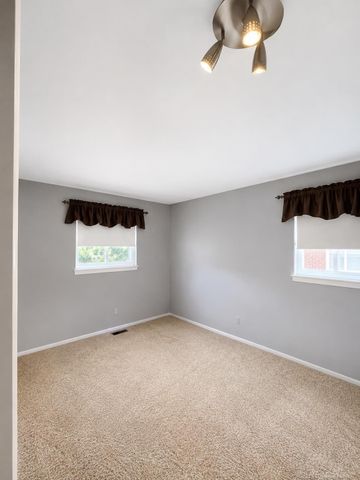 27344 Michele Street, Dearborn Heights, MI 48127