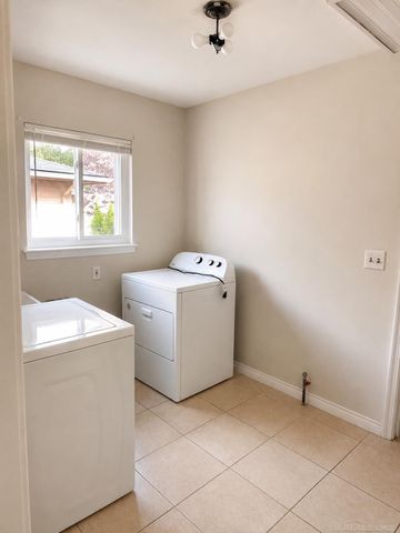 27344 Michele Street, Dearborn Heights, MI 48127