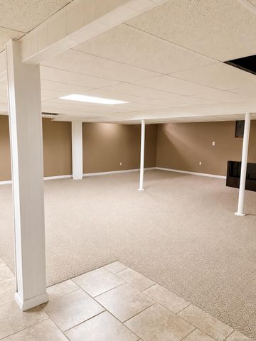 27344 Michele Street, Dearborn Heights, MI 48127