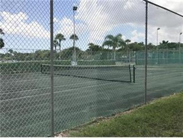 7300 NW 17th Street 318, Plantation, FL 33313