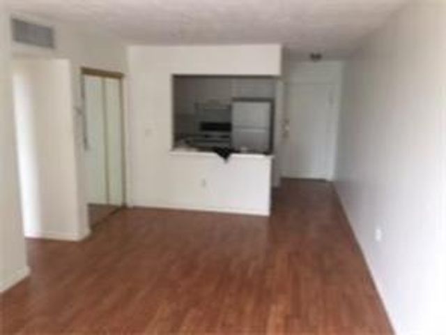7300 NW 17th Street 318, Plantation, FL 33313