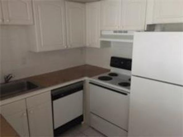 7300 NW 17th Street 318, Plantation, FL 33313