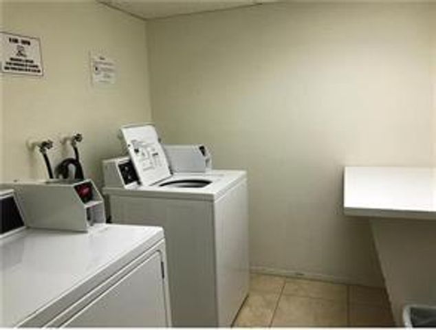 7300 NW 17th Street 318, Plantation, FL 33313