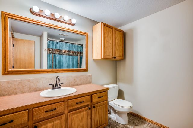 15050 W Shadow Lakes St, Wichita, KS 67223