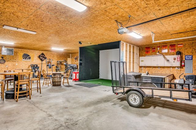 15050 W Shadow Lakes St, Wichita, KS 67223