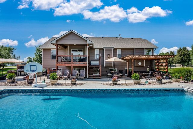 15050 W Shadow Lakes St, Wichita, KS 67223