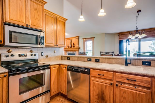 15050 W Shadow Lakes St, Wichita, KS 67223