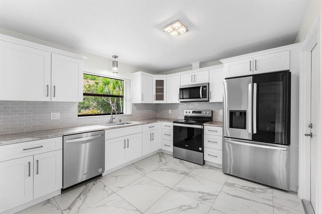 4670 Laurel Tree Road A, Boynton Beach, FL 33436