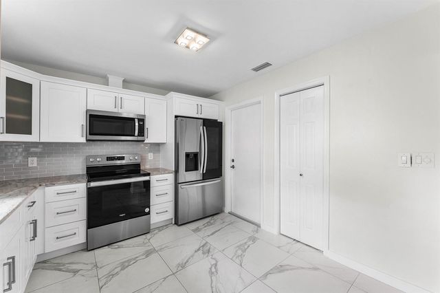4670 Laurel Tree Road A, Boynton Beach, FL 33436