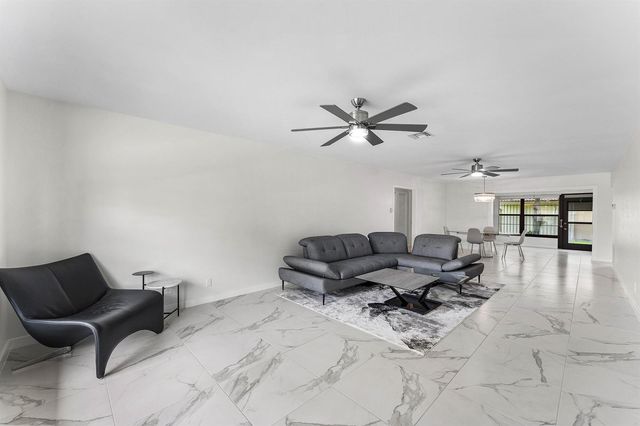 4670 Laurel Tree Road A, Boynton Beach, FL 33436