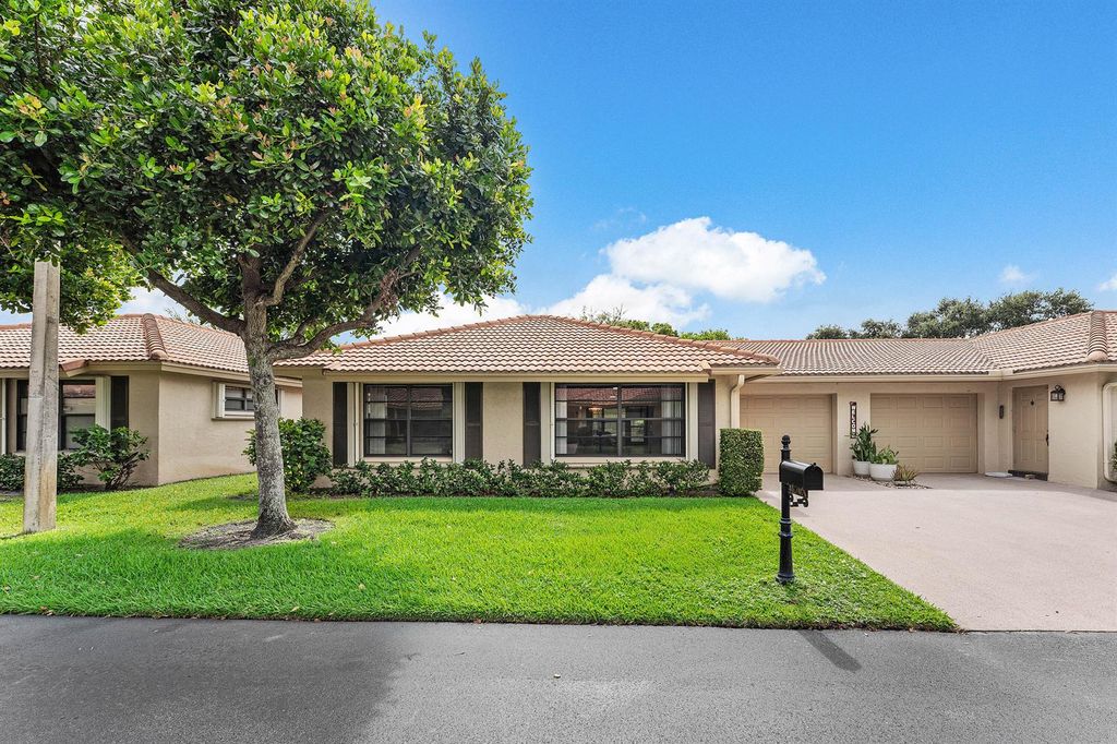 4670 Laurel Tree Road A, Boynton Beach, FL 33436