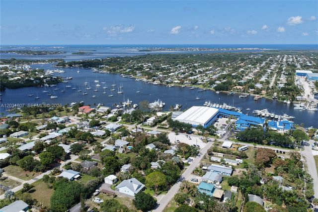 4225 SE Westfield Street, Stuart, FL 34997