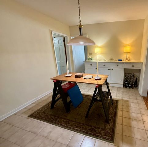 4002 Adams Avenue, Des Moines, IA 50310