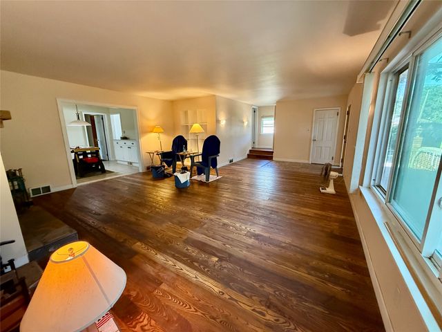 4002 Adams Avenue, Des Moines, IA 50310