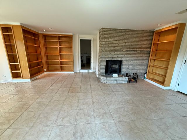 4002 Adams Avenue, Des Moines, IA 50310