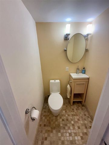 4002 Adams Avenue, Des Moines, IA 50310