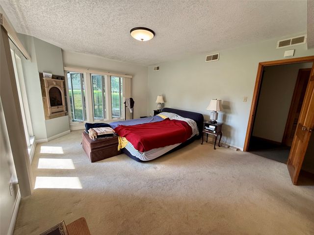4002 Adams Avenue, Des Moines, IA 50310