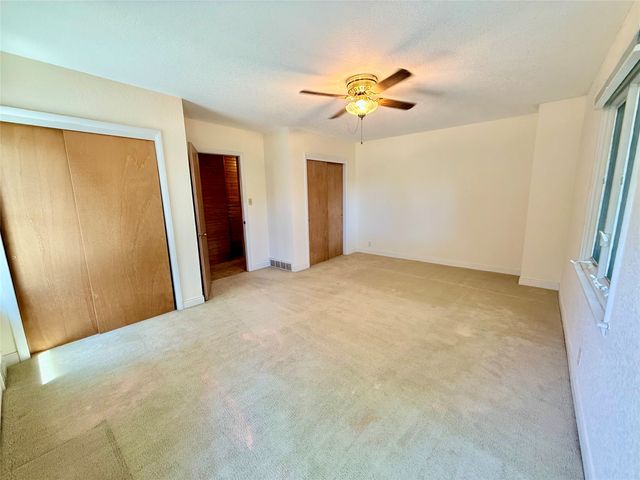 4002 Adams Avenue, Des Moines, IA 50310