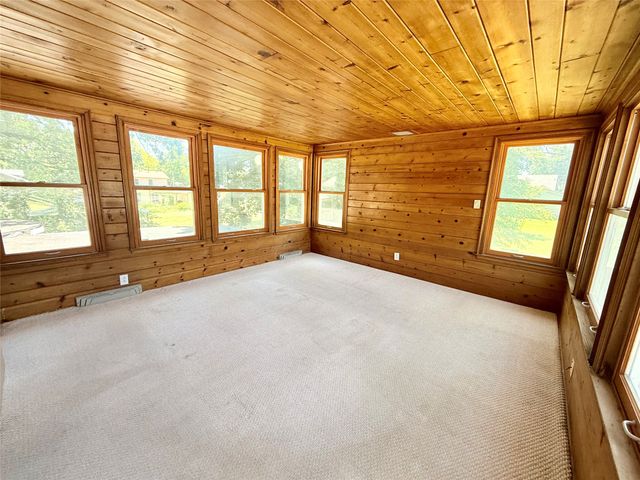 4002 Adams Avenue, Des Moines, IA 50310