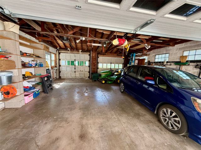 4002 Adams Avenue, Des Moines, IA 50310