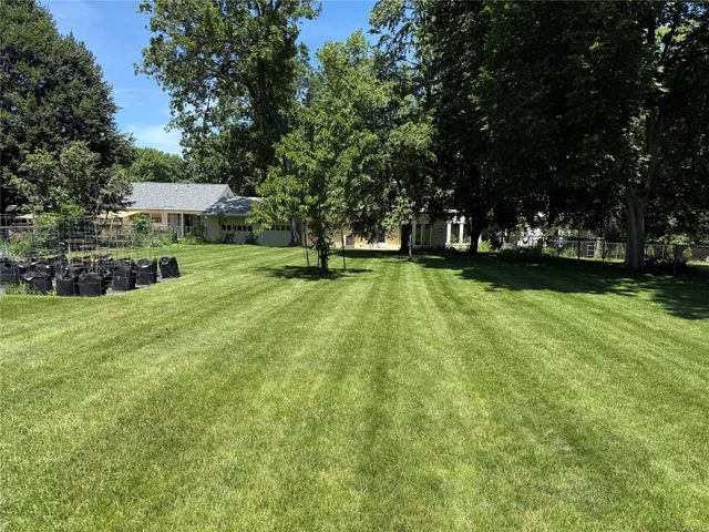 4002 Adams Avenue, Des Moines, IA 50310