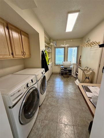 4002 Adams Avenue, Des Moines, IA 50310