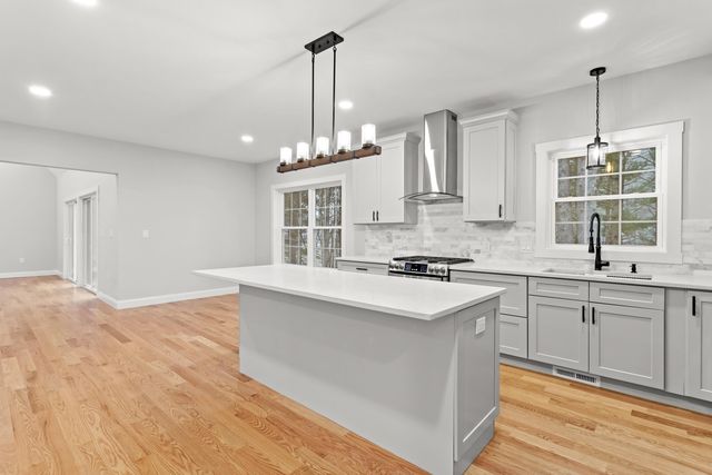 380 E Dunbarton Road, Goffstown, NH 03045