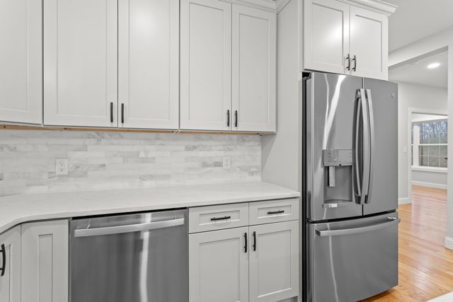 380 E Dunbarton Road, Goffstown, NH 03045