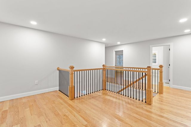 380 E Dunbarton Road, Goffstown, NH 03045