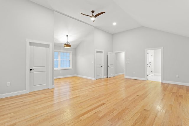 380 E Dunbarton Road, Goffstown, NH 03045