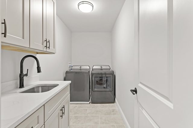 380 E Dunbarton Road, Goffstown, NH 03045