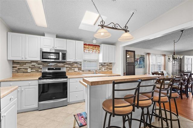 36825 KIMELA AVENUE, Zephyrhills, FL 33542