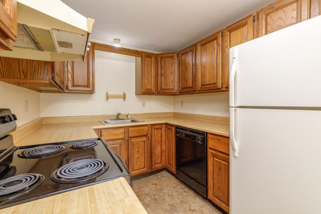 90-100 Dawson Avenue, Manchester, NH 03104